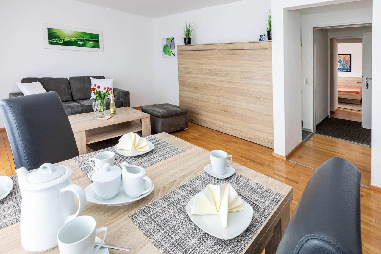 Grosse Moderne Ferienwohnung In Bester Bodenseelage L 1 Minute Zum Bodensee L 2 Zimmer L Vollausgestattete Kueche L Sonnenbalkon L Wlan L Willkommen Im Apartment Guettingen Radolfzell am Bodensee Dış mekan fotoğraf